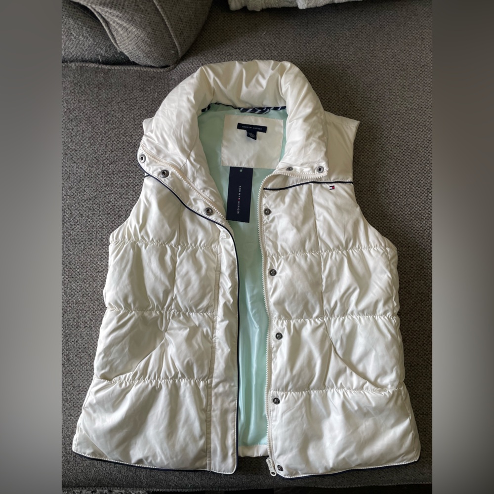 NWT Tommy Hilfiger Vest